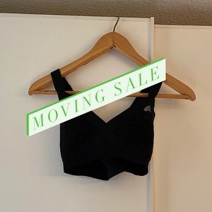 Aritzia sports bra